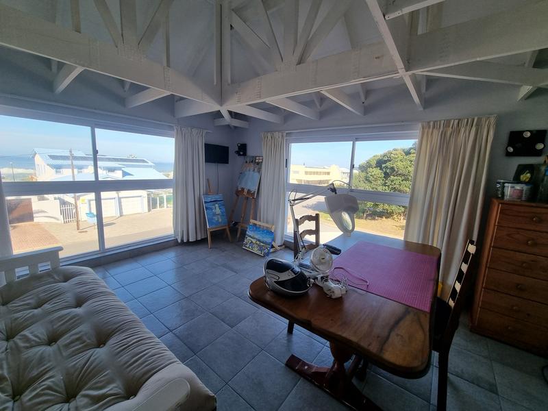 4 Bedroom Property for Sale in Outeniqua Strand Western Cape